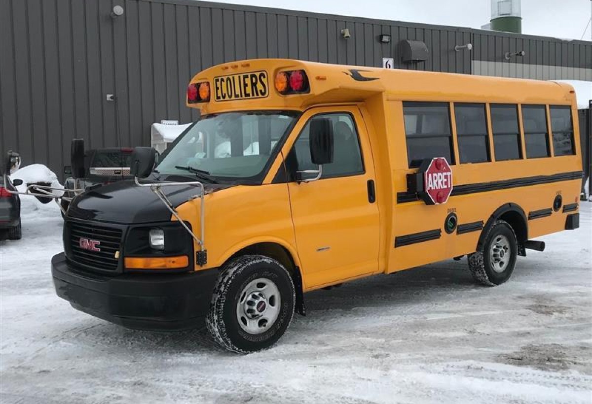 2015 Micro bird GMC Minibus - Girardin Blue Bird